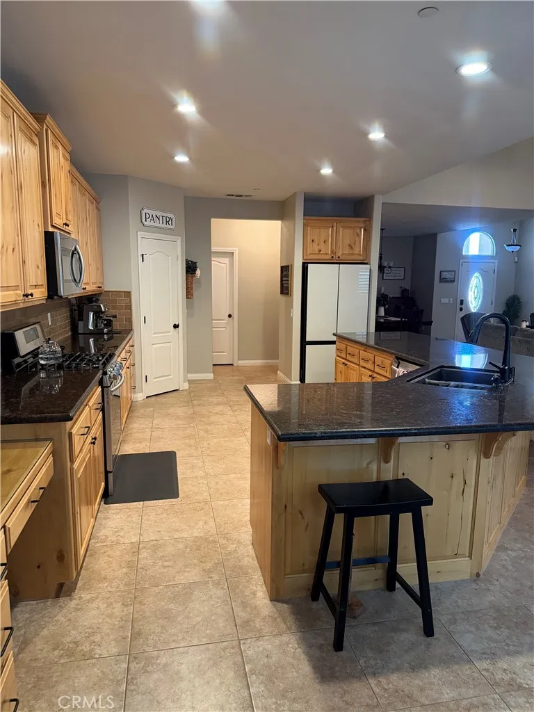 7735 Minstead, Hesperia, CA 92345 - Photo 3 of 11, Hesperia, CA