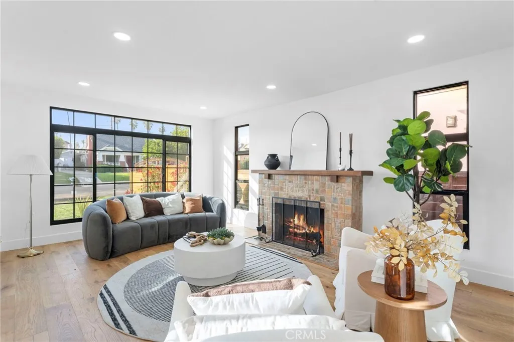 5334 Hillcrest Drive, Los Angeles, CA 90043 - Photo 5 of 37, Los Angeles, CA