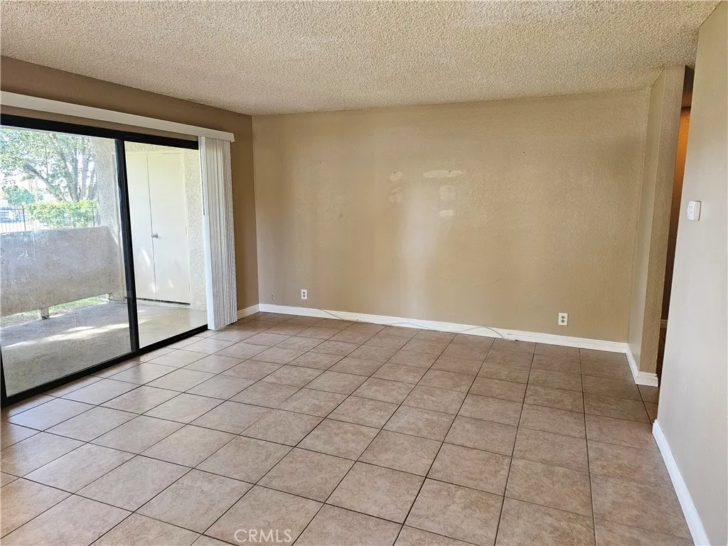 2554 Olive Drive Unit 9, Palmdale, CA 93550 - Photo 5 of 24, Palmdale, CA