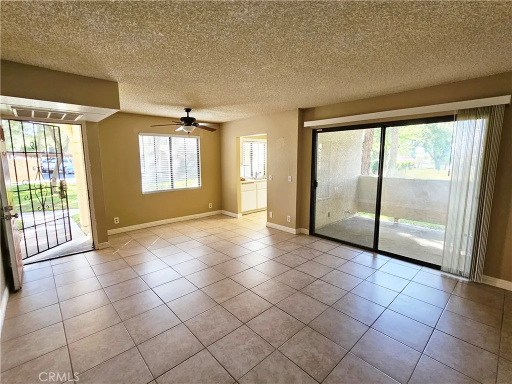 2554 Olive Drive Unit 9, Palmdale, CA 93550 - Photo 4 of 24, Palmdale, CA
