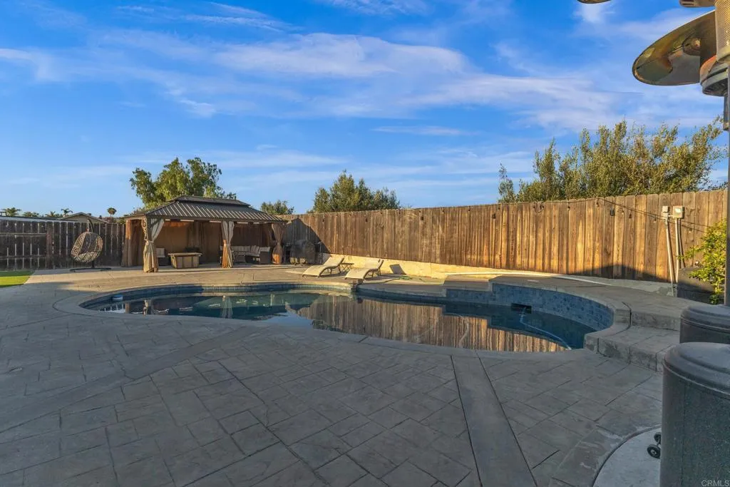 https://cdn.realtyfeed.com/cdn/127/306750234/6727a54a023d3eec9ed29e6a3e4a53ee.webp