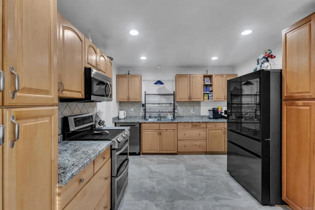 https://cdn.realtyfeed.com/cdn/127/306750234/67ac42535e41de7e069f8b29cce0d7bf.webp