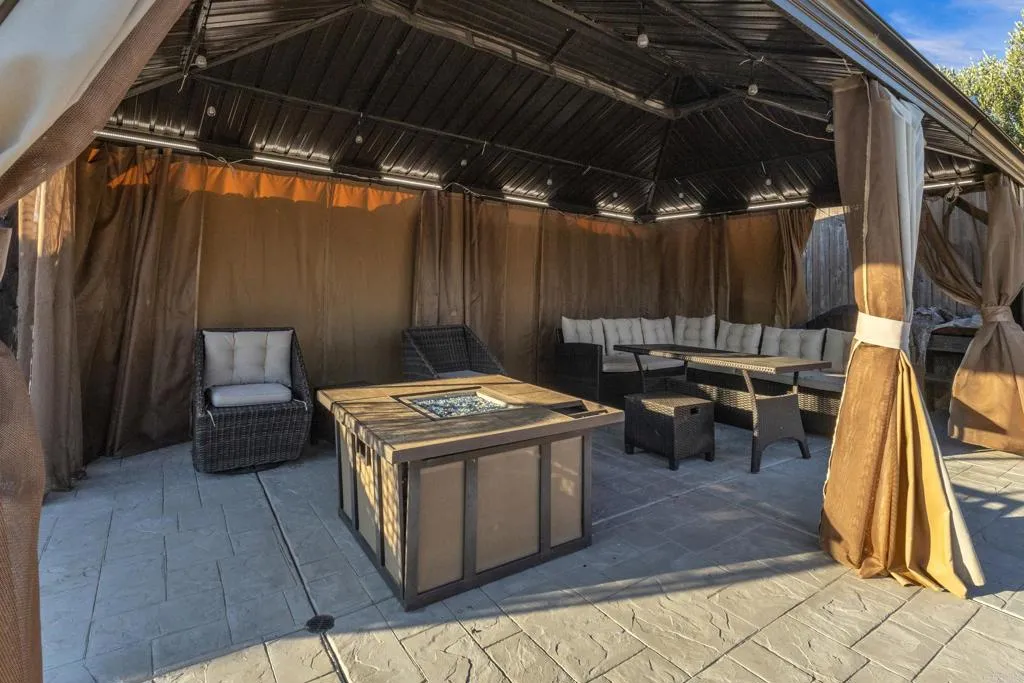 https://cdn.realtyfeed.com/cdn/127/306750234/bcd99ede21a21725d8ef6e77bcc14191.webp