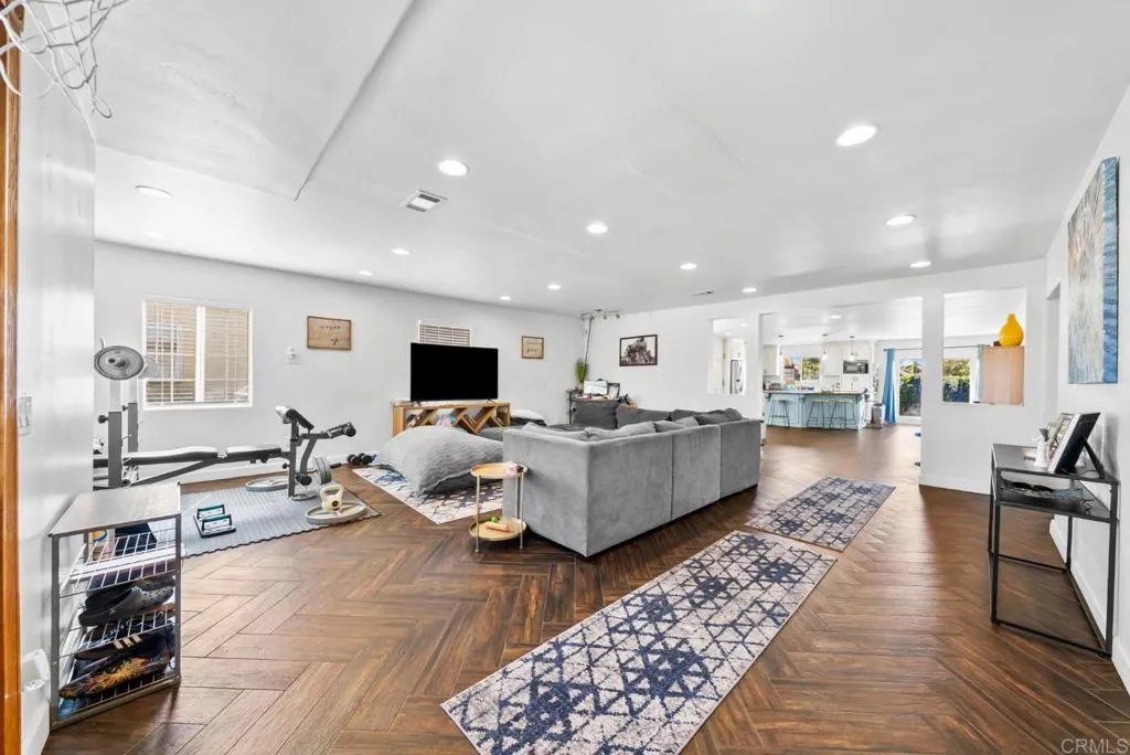 https://cdn.realtyfeed.com/cdn/127/306750257/628196850414ad16afc1f77c6555937c.webp