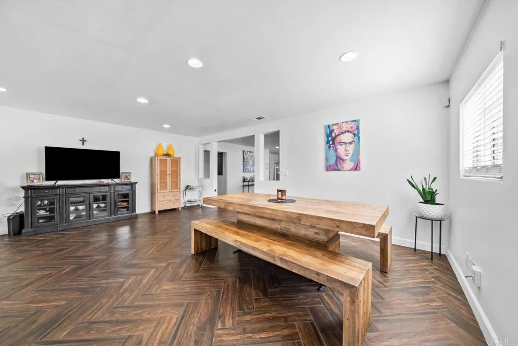 https://cdn.realtyfeed.com/cdn/127/306750257/8b65f2e27e4be49c9f147fa71f82f218.webp
