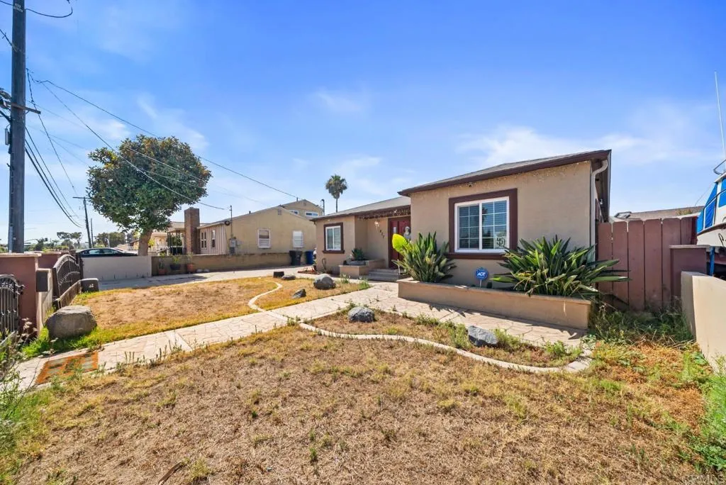 437 Oxford Street, Chula Vista, CA 91911 - Photo 3 of 16, Chula Vista, CA