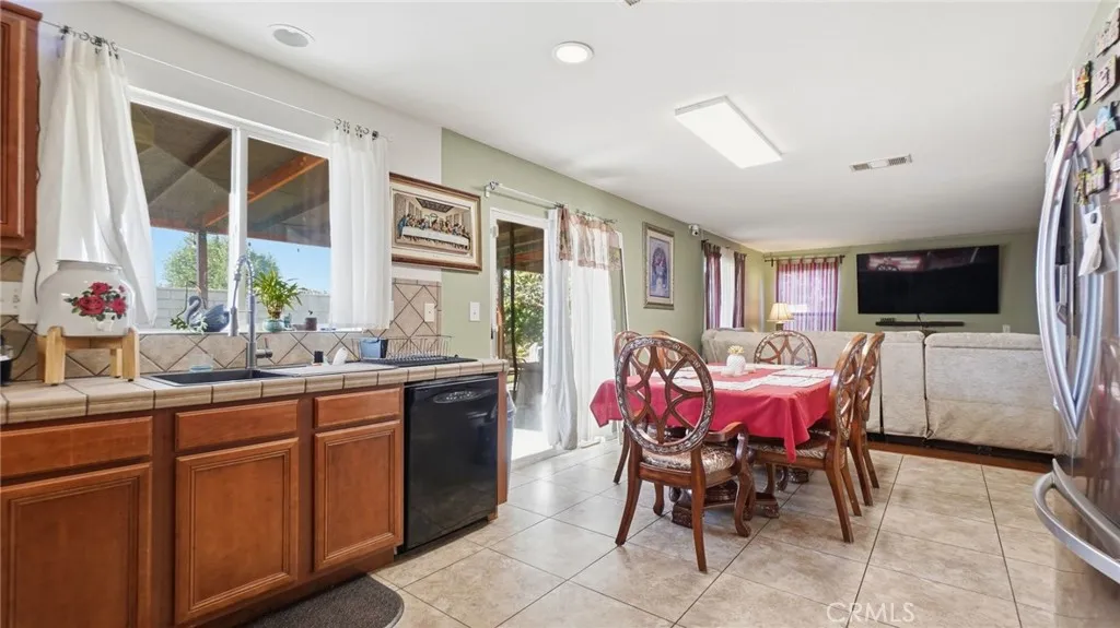 14024 Colt Court, Victorville, CA 92394 - Photo 4 of 66, Victorville, CA