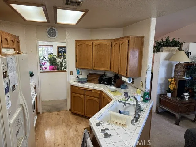 22410 Broken Lance Court, Apple Valley, CA 92307 - Photo 2 of 13, Apple Valley, CA