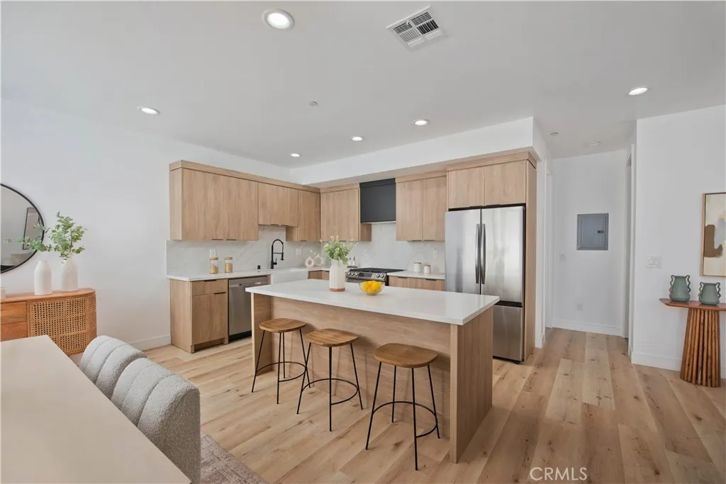 542 N Serrano Avenue, Los Angeles, CA 90004 - Photo 4 of 19, Los Angeles, CA