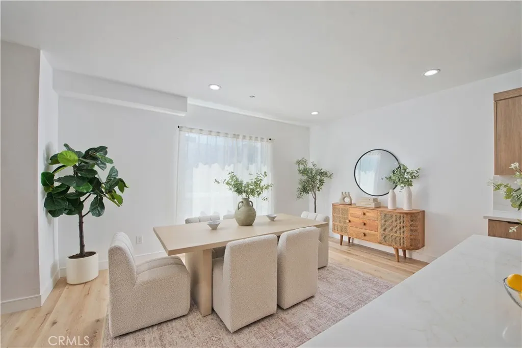 542 N Serrano Avenue, Los Angeles, CA 90004 - Photo 3 of 19, Los Angeles, CA