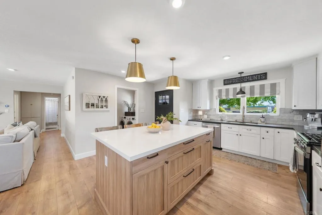 https://cdn.realtyfeed.com/cdn/127/306750367/7e54cf043906e704f57002f961199c89.webp