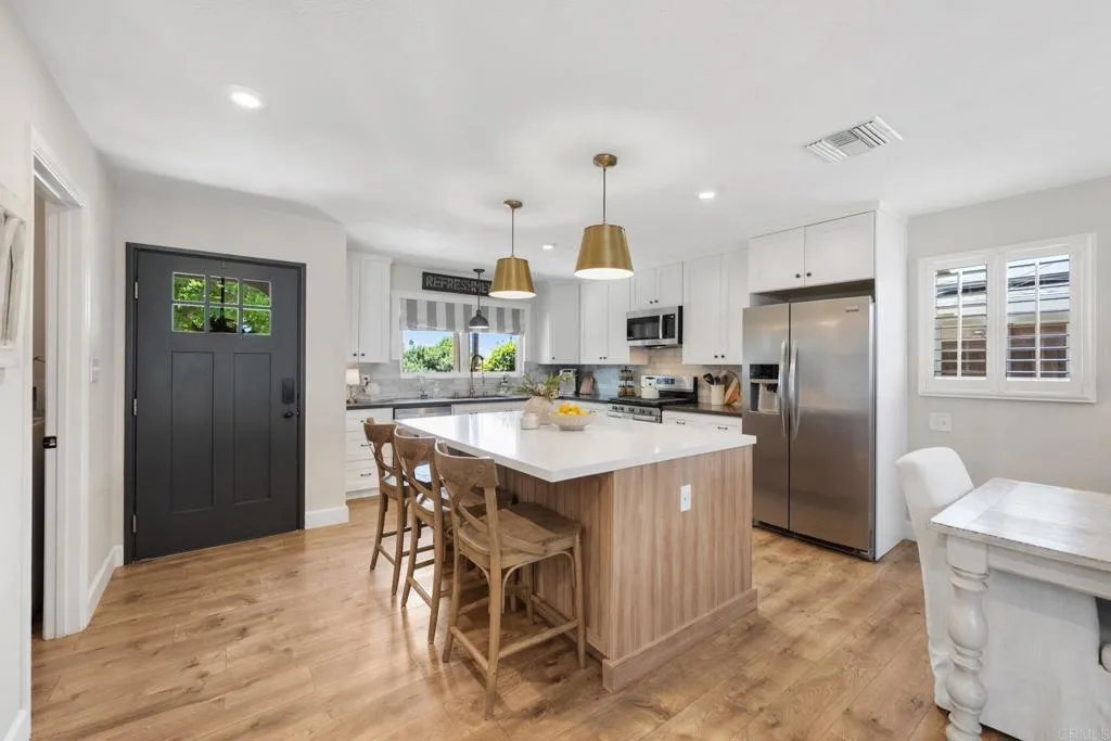 https://cdn.realtyfeed.com/cdn/127/306750367/dc75b83646403369a8dadff775ff1eb6.webp