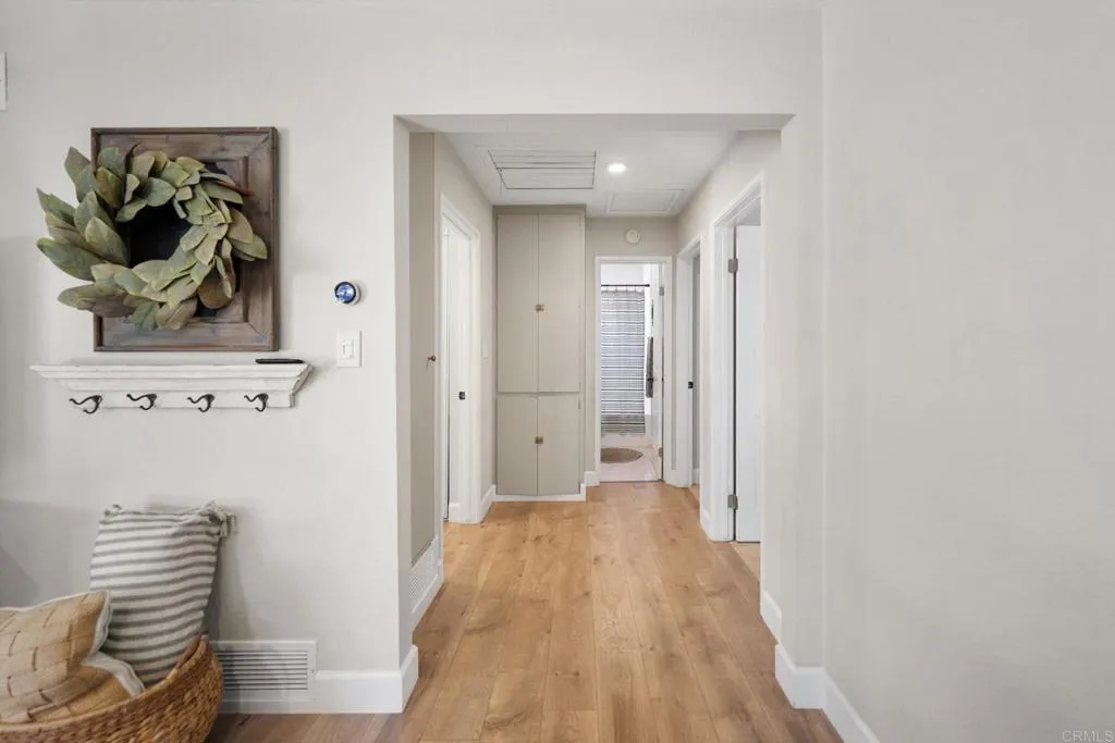 https://cdn.realtyfeed.com/cdn/127/306750367/dee9db5aec0fd399f8a0e7d120554dab.webp
