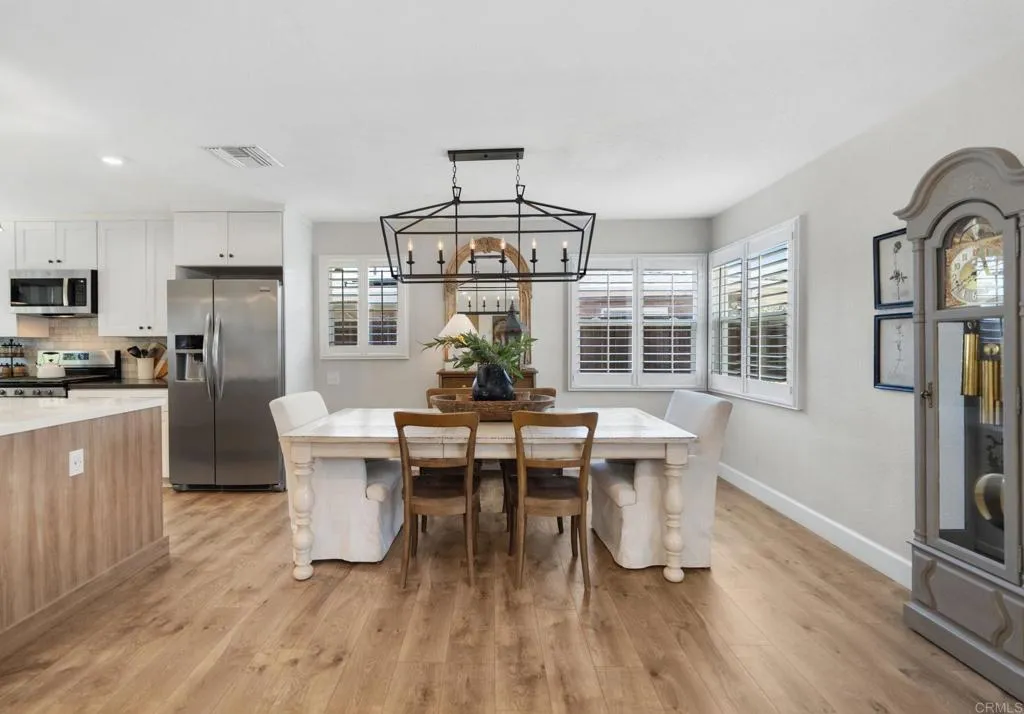 https://cdn.realtyfeed.com/cdn/127/306750367/ef7807f78b48aab7382949880f21c17a.webp