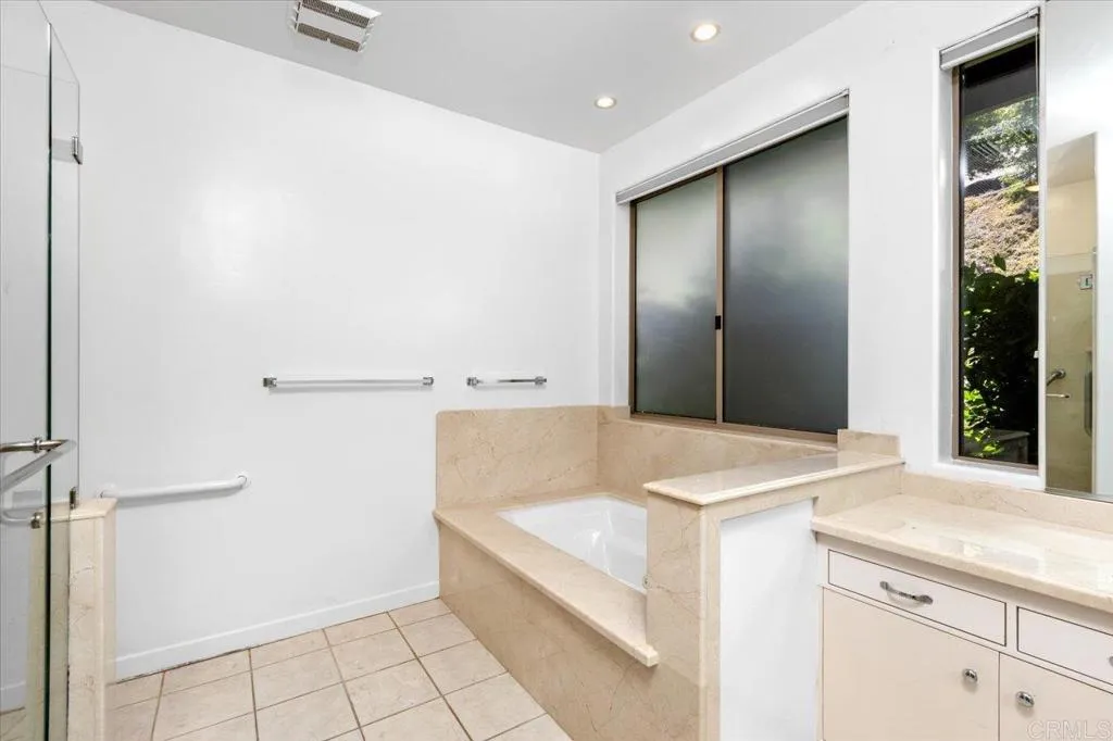 https://cdn.realtyfeed.com/cdn/127/306750408/7504086bbd81d797bd5fc733606ef7e2.webp
