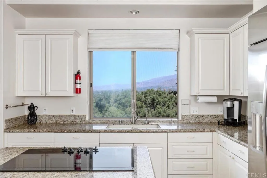 https://cdn.realtyfeed.com/cdn/127/306750408/80c29af324aeec7ae59c52478983a8f6.webp