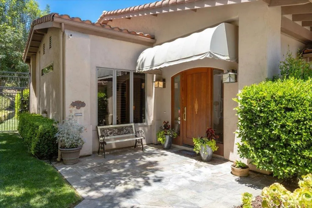 https://cdn.realtyfeed.com/cdn/127/306750408/949d3dc7bebc6e88dbef09bfa96a4a64.webp