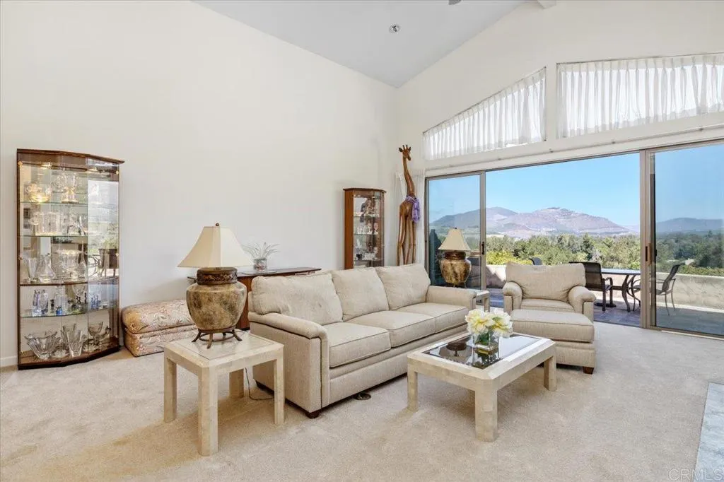 https://cdn.realtyfeed.com/cdn/127/306750408/f1c2e9e8aa2d44f62a2377713c97bf1f.webp