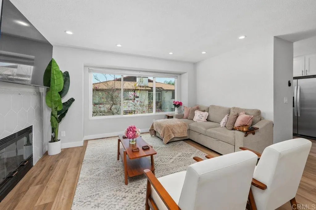 https://cdn.realtyfeed.com/cdn/127/306750409/1e1580a9659c77b5343e5b88881852a1.webp