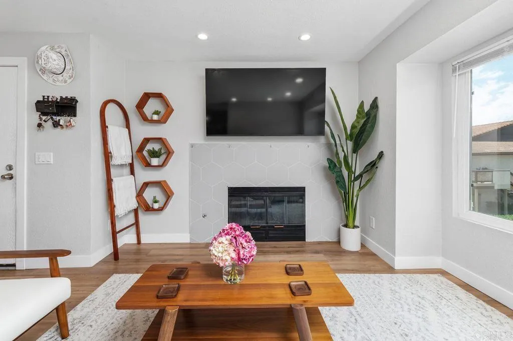 https://cdn.realtyfeed.com/cdn/127/306750409/2ca06f89ef6cdada56b14d80272a99e7.webp