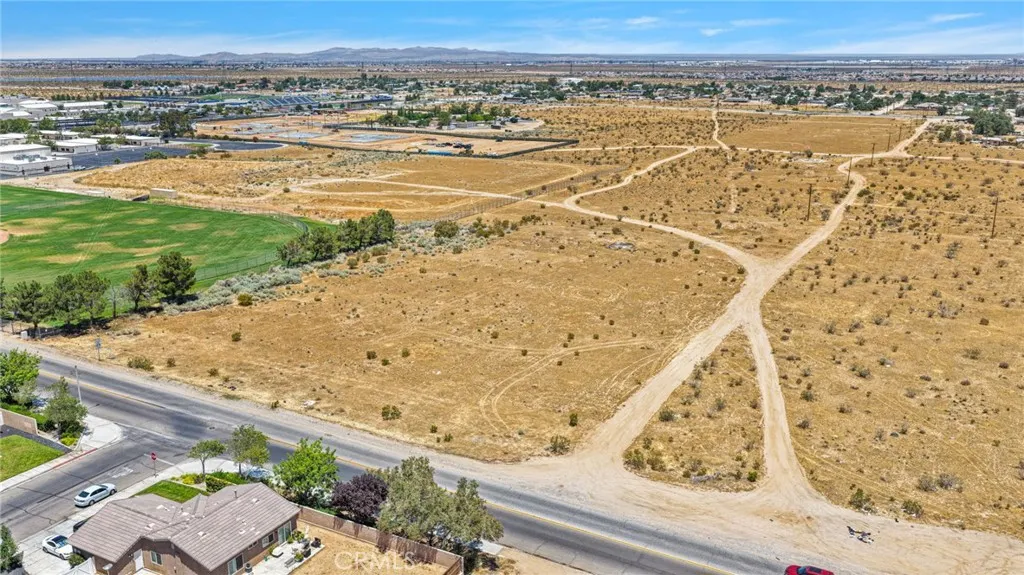 13702 Del Cerro, Victorville, CA 92392 - Photo 2 of 11, Victorville, CA