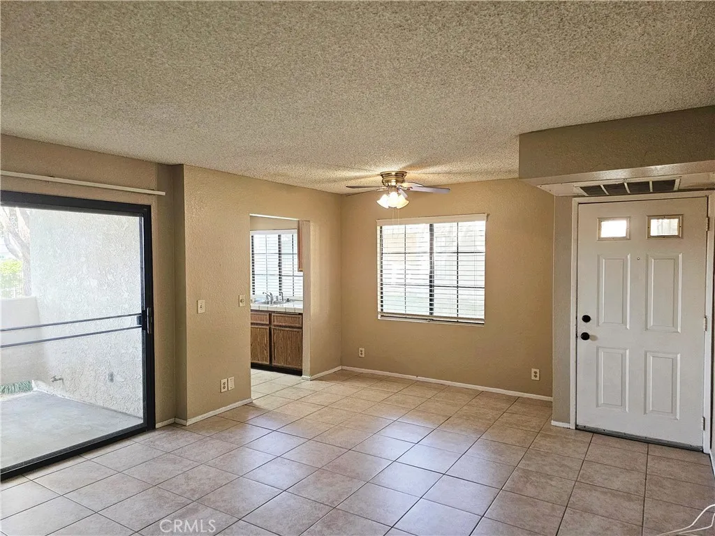 2554 Olive Drive Unit 19, Palmdale, CA 93550 - Photo 4 of 24, Palmdale, CA