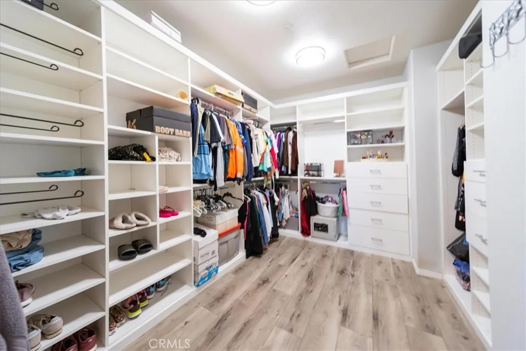 https://cdn.realtyfeed.com/cdn/127/306750452/1099d36e0ea6618c054b5d5c127ccb7b.webp