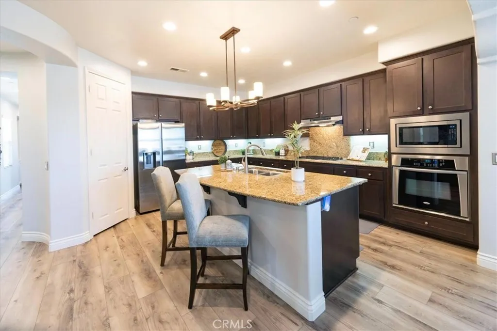 https://cdn.realtyfeed.com/cdn/127/306750452/6ef1396574a4d05cea189fe8006a63fc.webp