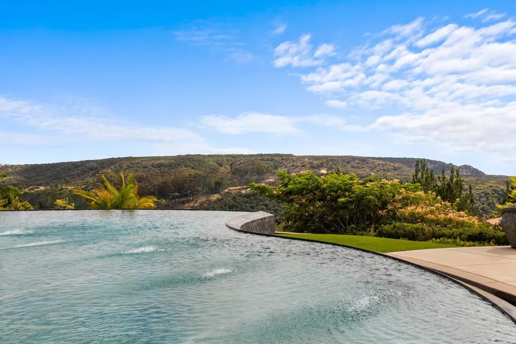 https://cdn.realtyfeed.com/cdn/127/306750454/7abe301e9f3689058b72ac06e02ceb38.webp