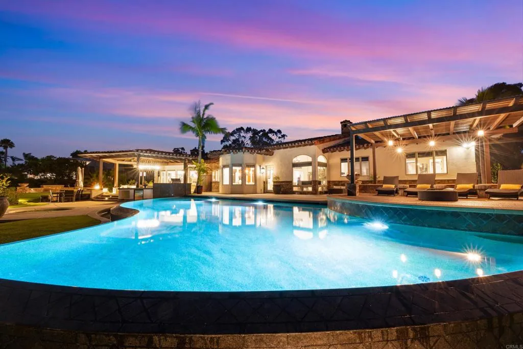 https://cdn.realtyfeed.com/cdn/127/306750454/ced465ed0f9d8cc38174ce765cd00e58.webp