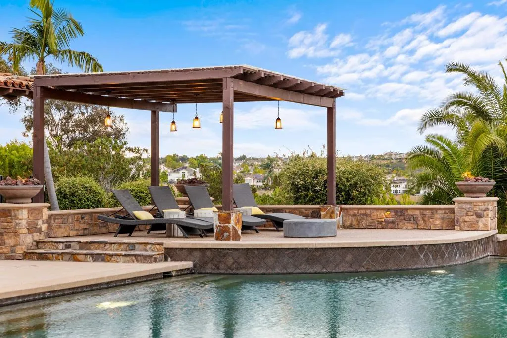 https://cdn.realtyfeed.com/cdn/127/306750454/d52c1832f59664271b00e9d52ccffdf4.webp