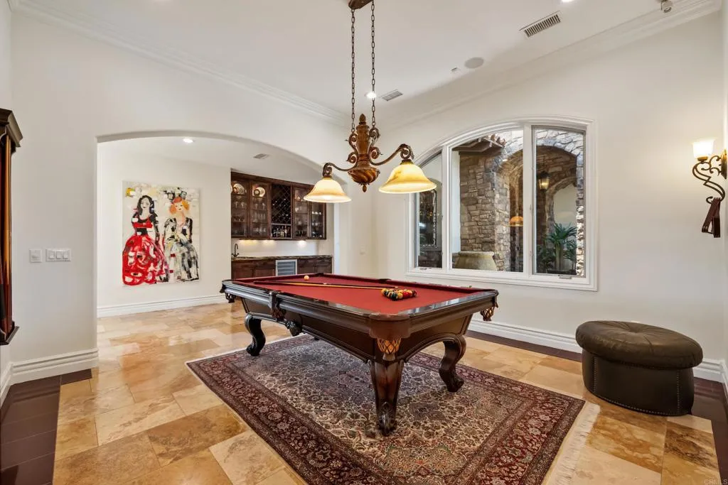 https://cdn.realtyfeed.com/cdn/127/306750454/e2cbbb9da13810c5ffb884427ffbb9a5.webp