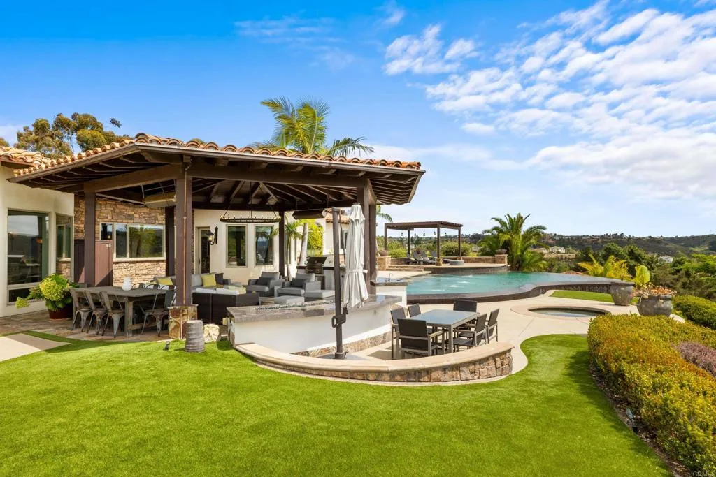 https://cdn.realtyfeed.com/cdn/127/306750454/e67e1ec829bb85b3d16d04fd960a159a.webp