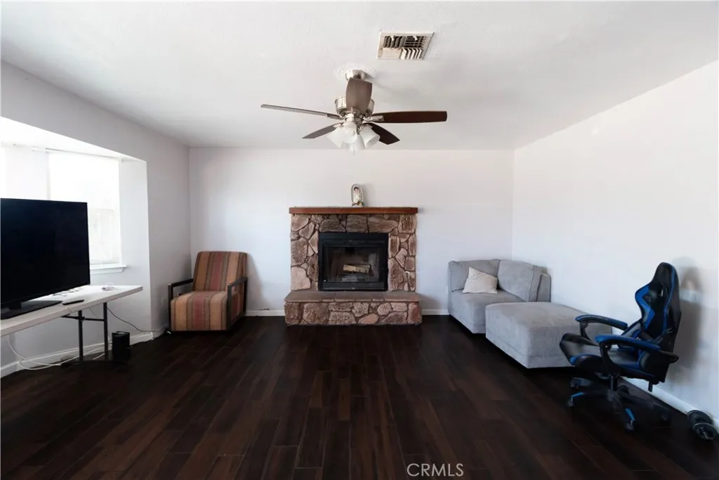 16255 Teton, Victorville, CA 92395 - Photo 4 of 26, Victorville, CA