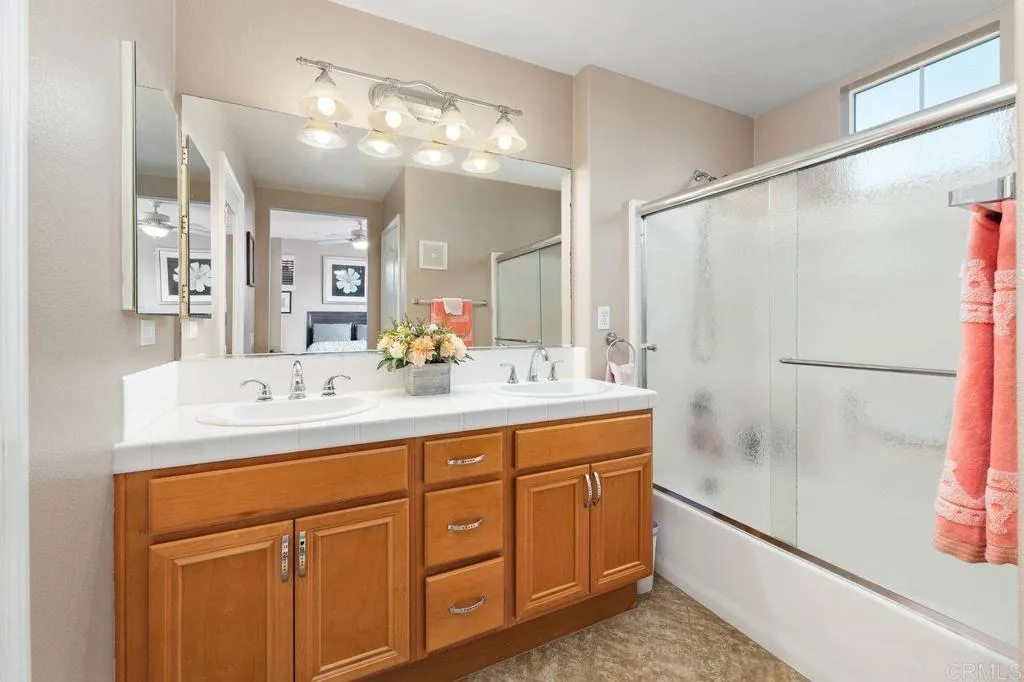 https://cdn.realtyfeed.com/cdn/127/306750518/56c9cf4211f2dda41f7ea44db98f39ce.webp