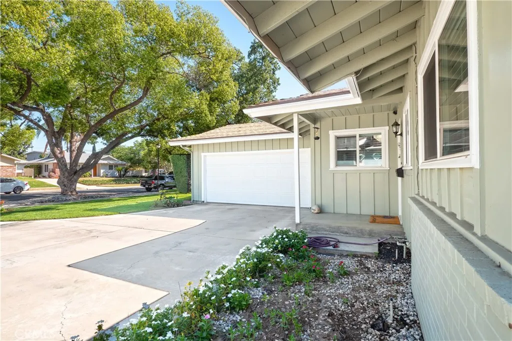8187 Buckingham Place, Riverside, CA 92504 - Photo 3 of 38, Riverside, CA