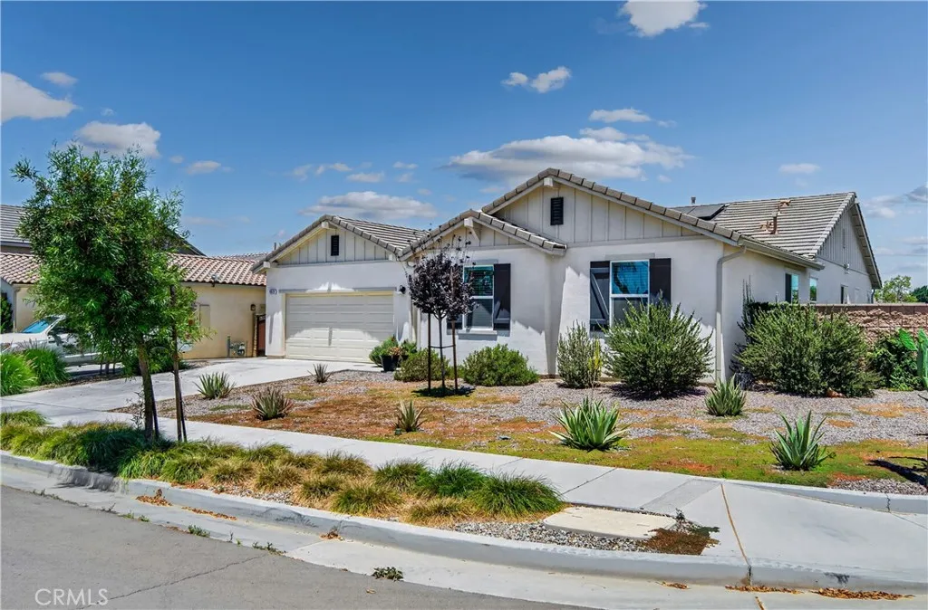 9019 Black Thorn Street, Jurupa Valley, CA 92509 - Photo 4 of 53, Jurupa Valley, CA