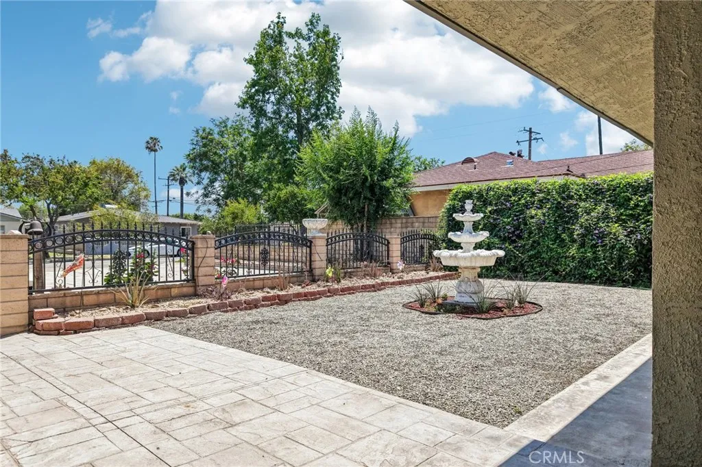 17316 Hawthorne Avenue, Fontana, CA 92335 - Photo 4 of 75, Fontana, CA