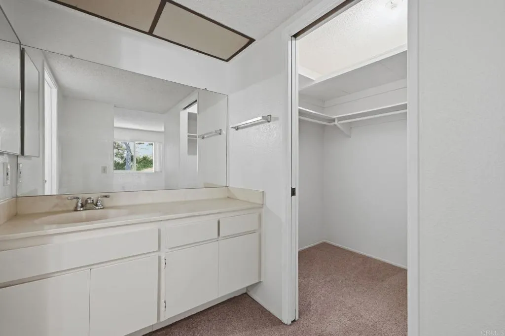 https://cdn.realtyfeed.com/cdn/127/306750565/09f9508c35389ad6d3ea8d4ebb029f67.webp
