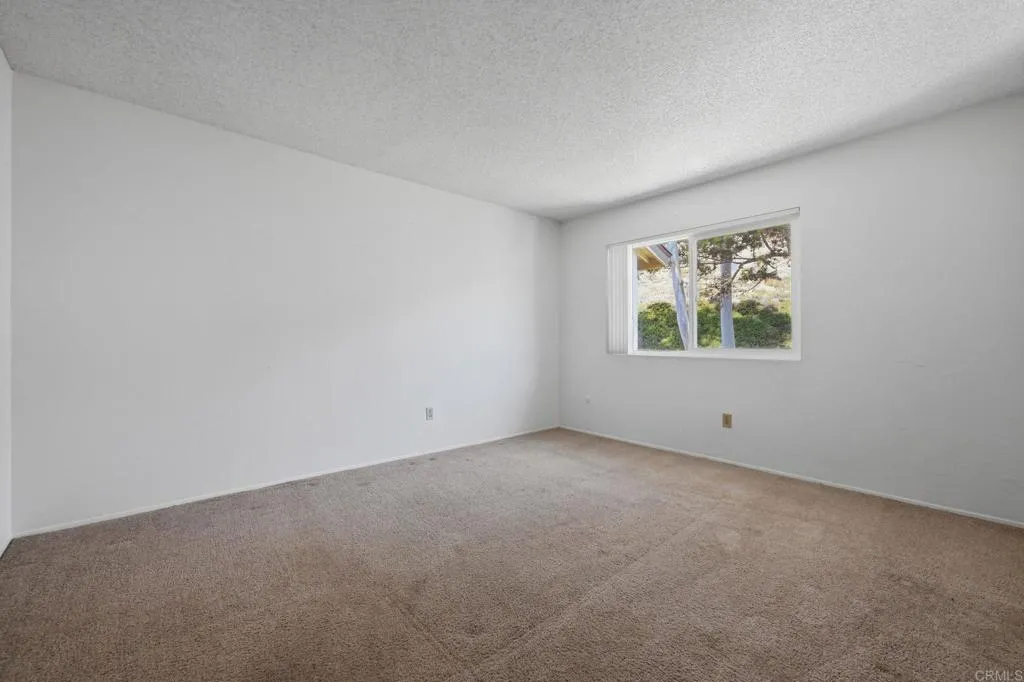 https://cdn.realtyfeed.com/cdn/127/306750565/2021d0fdb86088c15f405fd02f072c7e.webp