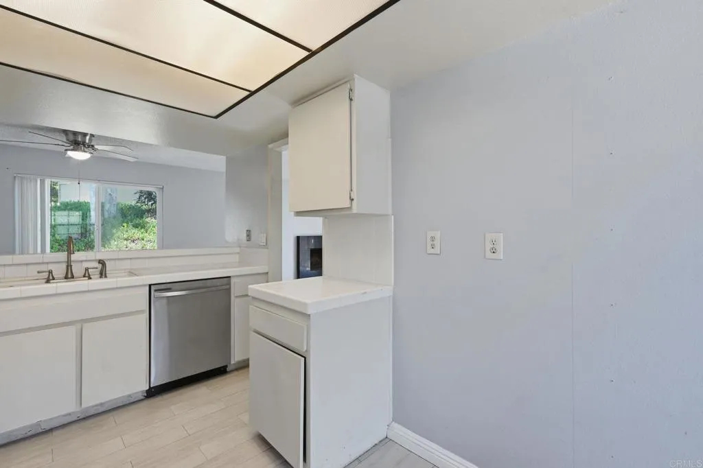 https://cdn.realtyfeed.com/cdn/127/306750565/709af8c54f6ce6ba683ed08a9269035e.webp