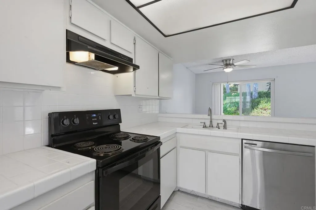 https://cdn.realtyfeed.com/cdn/127/306750565/a2ad70b0d2f5a54a950649f553b92404.webp