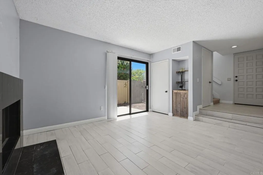 https://cdn.realtyfeed.com/cdn/127/306750565/f514acfe783f40e884ccbe45c12cd34d.webp