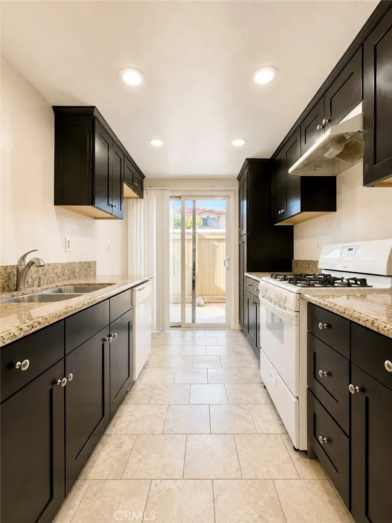 225 S San Dimas Canyon Road Unit 10, San Dimas, CA 91773 - Photo 5 of 10, San Dimas, CA
