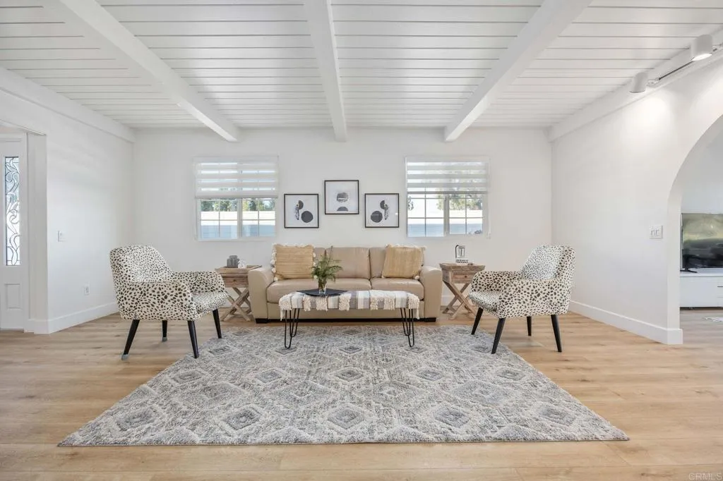 https://cdn.realtyfeed.com/cdn/127/306750581/06e28a6de4bc9053d41f76bf527607ab.webp