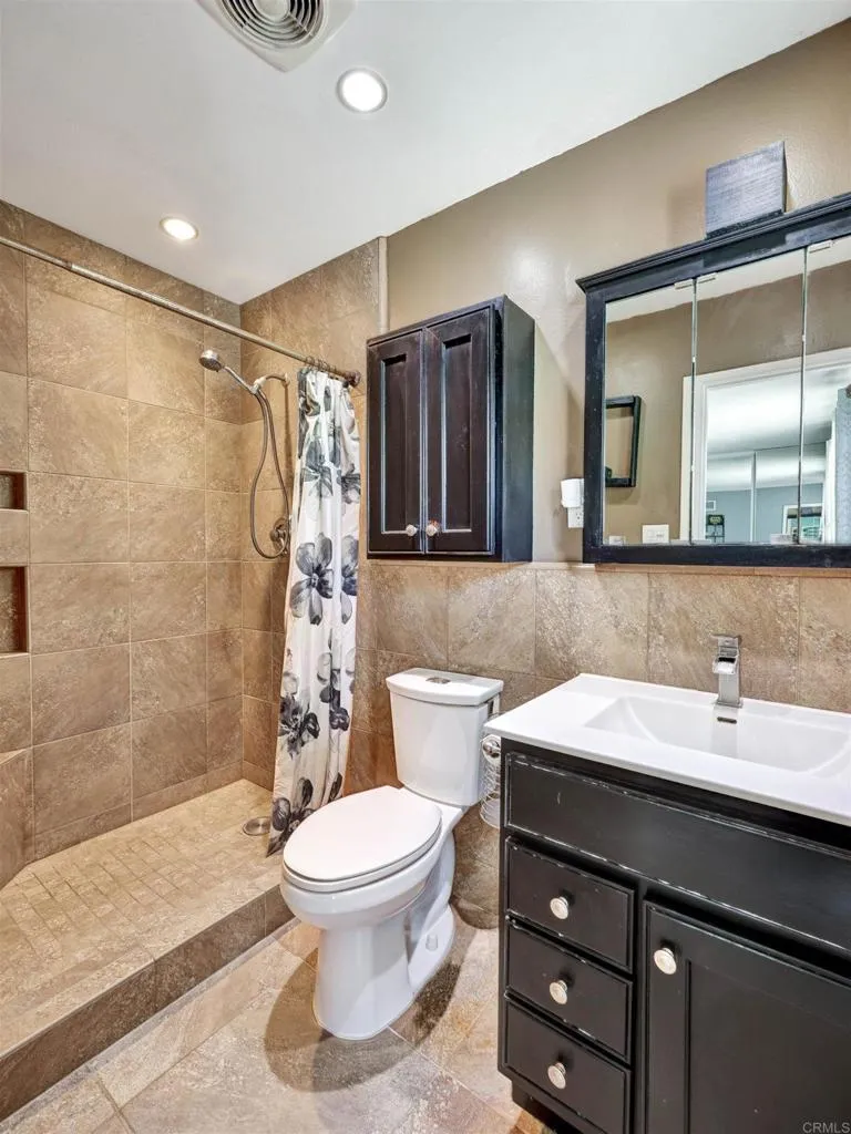 https://cdn.realtyfeed.com/cdn/127/306750586/24bb22e9d042a70fcd7f44c2754db988.webp