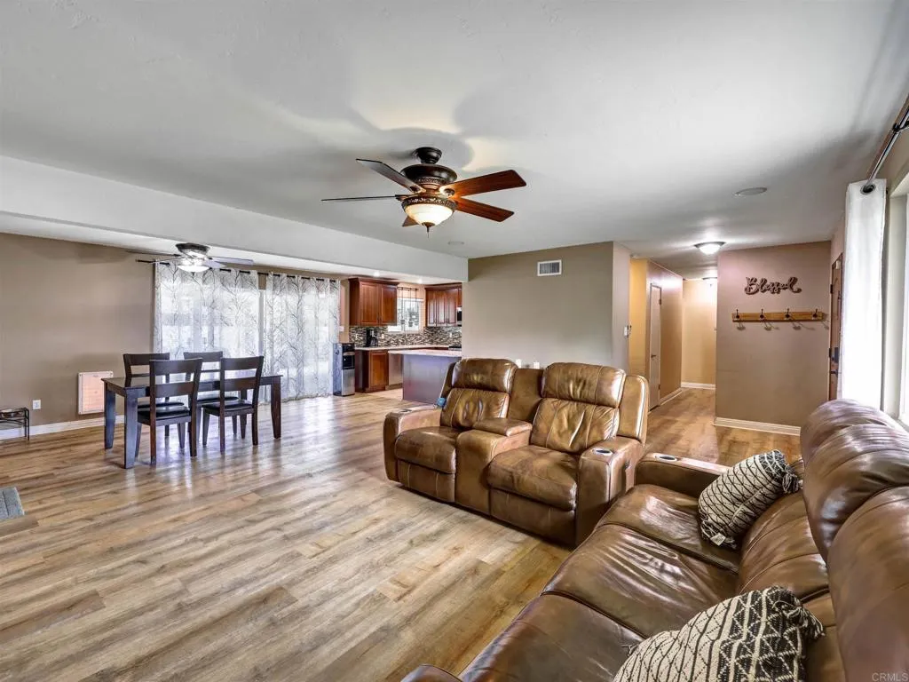 https://cdn.realtyfeed.com/cdn/127/306750586/26dda4ee7f57e88c3c6556607ae85484.webp