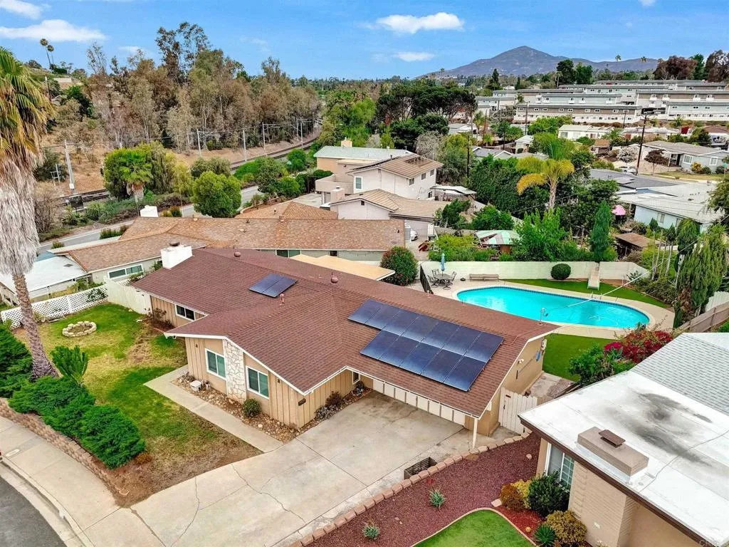 https://cdn.realtyfeed.com/cdn/127/306750586/98065b363d77b73ee3c07d5035e1eba8.webp