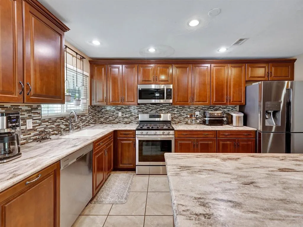 https://cdn.realtyfeed.com/cdn/127/306750586/b5c3dee6bc589d06430ac4de034a9662.webp