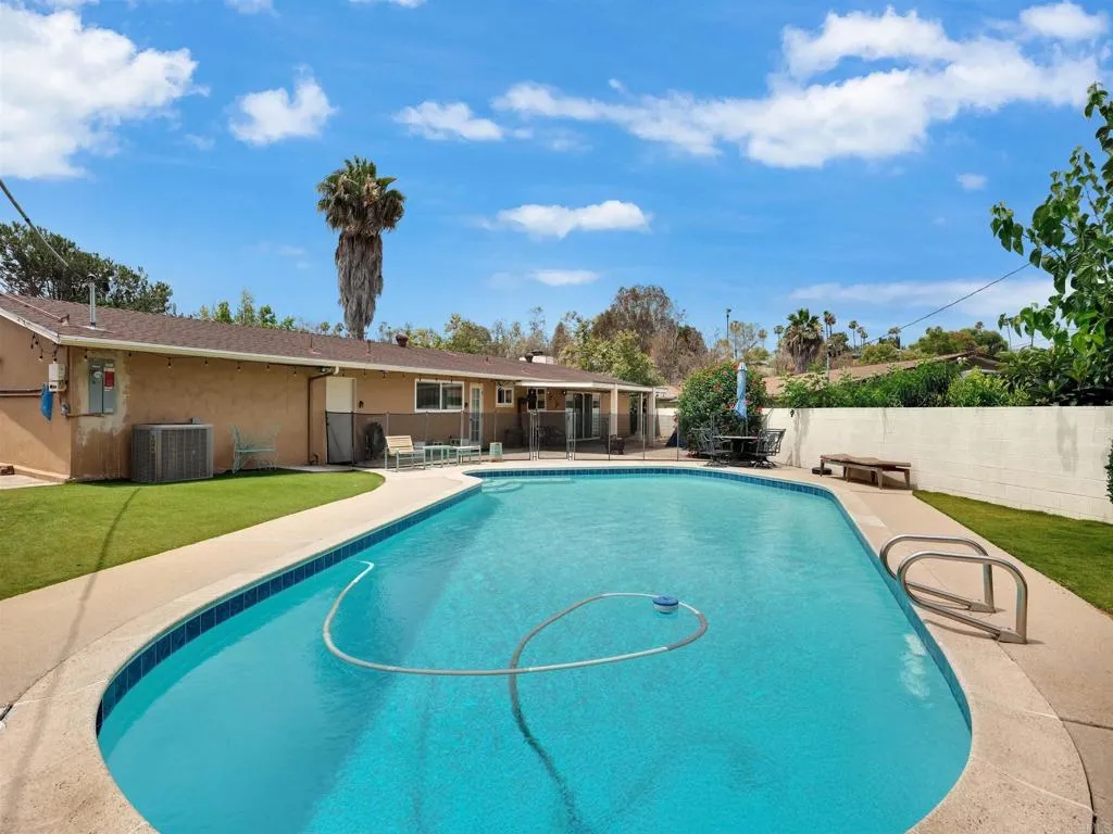 https://cdn.realtyfeed.com/cdn/127/306750586/bd0b32af1c4a0f30cd9c505d61ce201a.webp